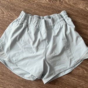 Lululemon size 6 track that high rise 4”